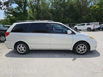 2006 Toyota Sienna XLE Minivan 7-Passenger 119.3" WB - miniatura 4
