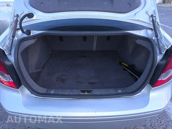 2006 Volvo S40 2.4i w/Moonroof – miniatura 16