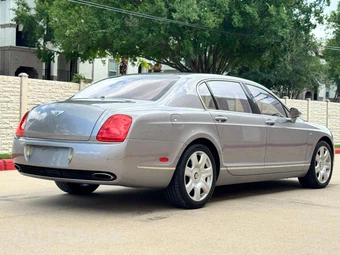 2007 Bentley Continental Flying Spur - miniatura 3