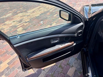 2007 BMW 7 Series Sedan 750i - miniatura 14