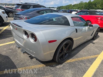 2007 Chevrolet Corvette Coupe - miniatura 4