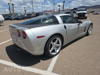 2007 Chevrolet Corvette Coupe - miniatura 3