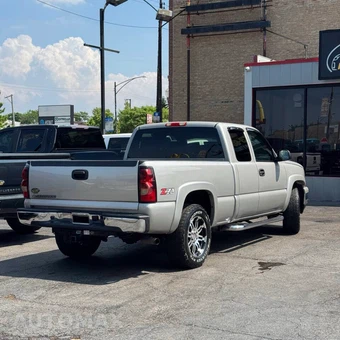 2007 Chevrolet Silverado 1500 Classic LT Extended Cab Medium Bed 1LT w/Rear Doors - miniatura 8