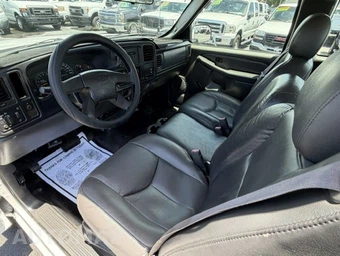 2007 Chevrolet Silverado 2500HD Classic WT Extended Cab Medium Bed 1WT w/Rear Doors - miniatura 10