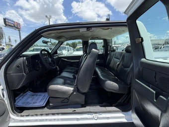 2007 Chevrolet Silverado 2500HD Classic WT Extended Cab Medium Bed 1WT w/Rear Doors - miniatura 18