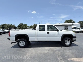 2007 Chevrolet Silverado 2500HD Classic WT Extended Cab Medium Bed 1WT w/Rear Doors - miniatura 4