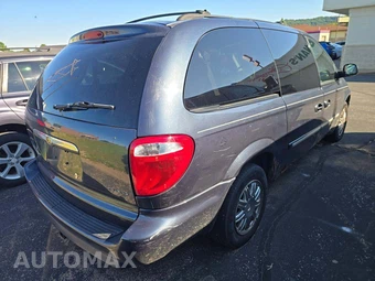 2007 Chrysler Town & Country Touring 119.3" WB – miniatura 3