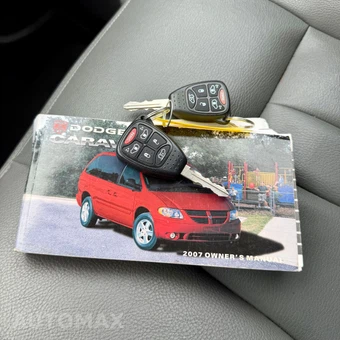 2007 Dodge Grand Caravan SXT Minivan 119.3" WB - miniatura 112