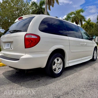 2007 Dodge Grand Caravan SXT Minivan 119.3" WB - miniatura 13