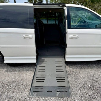 2007 Dodge Grand Caravan SXT Minivan 119.3" WB - miniatura 24