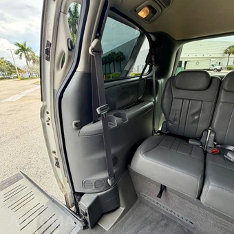 2007 Dodge Grand Caravan SXT Minivan 119.3" WB - miniatura 27