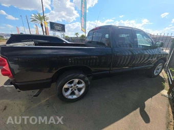 2007 Dodge Ram 1500 SLT Crew Cab Medium Bed – miniatura 4