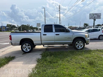 2007 Dodge Ram 1500 SLT Crew Cab Medium Bed - miniatura 6