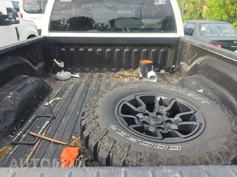 2007 Dodge Ram 1500 ST Crew Cab Medium Bed – miniatura 16