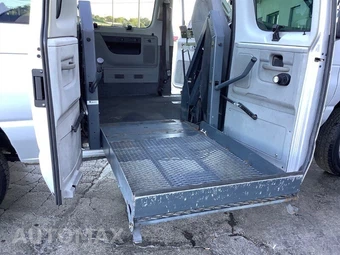 2007 Ford E-150 Wagon XL 138.0" WB - miniatura 30