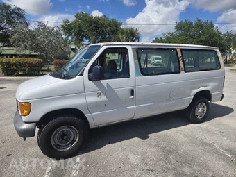 2007 Ford E-250 Recreational Van 138.0" WB - miniatura 2