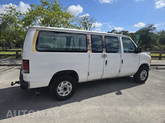 2007 Ford E-250 Recreational Van 138.0" WB - miniatura 4