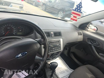 2007 Ford Focus S Hatchback – miniatura 11