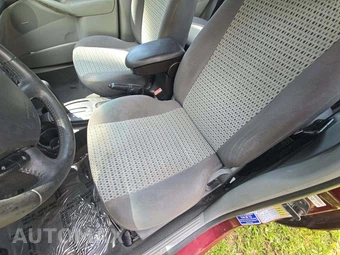 2007 Ford Focus SES Sedan – miniatura 18