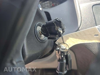 2007 Ford Focus SES Sedan – miniatura 5