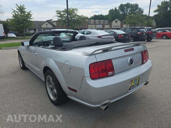2007 Ford Mustang GT Deluxe Convertible - miniatura 2