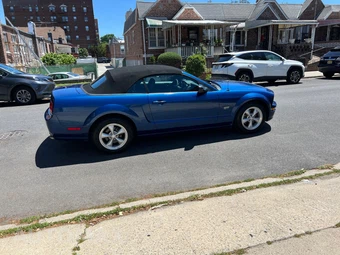 2007 Ford Mustang GT Deluxe Convertible - miniatura 24
