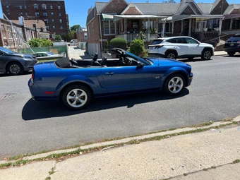 2007 Ford Mustang GT Deluxe Convertible - miniatura 3