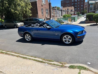 2007 Ford Mustang GT Deluxe Convertible - miniatura 7