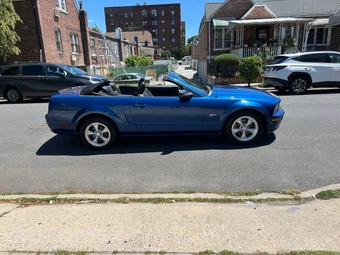 2007 Ford Mustang GT Deluxe Convertible - miniatura 8