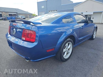 2007 Ford Mustang GT Deluxe Coupe - miniatura 3