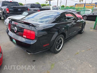 2007 Ford Mustang GT Deluxe Coupe – miniatura 3