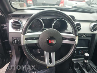 2007 Ford Mustang GT Deluxe Coupe - miniatura 10