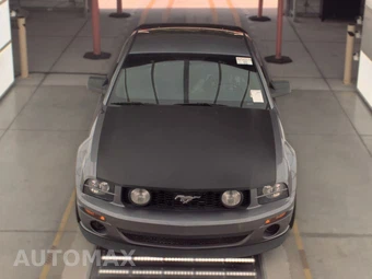 2007 Ford Mustang GT Deluxe Coupe - miniatura 2