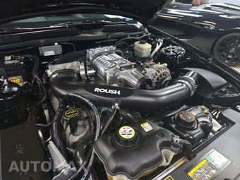 2007 Ford Mustang GT Deluxe Coupe - miniatura 26