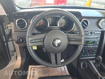 2007 Ford Mustang GT Deluxe Coupe - miniatura 10