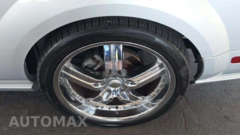 2007 Ford Mustang GT Deluxe Coupe - miniatura 26
