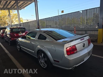 2007 Ford Mustang GT Deluxe Coupe - miniatura 6