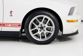 2007 Ford Mustang Shelby GT500 Coupe - miniatura 12