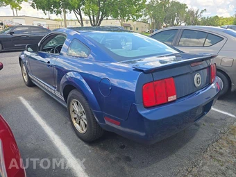 2007 Ford Mustang V6 Deluxe Coupe - miniatura 2
