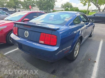 2007 Ford Mustang V6 Deluxe Coupe - miniatura 3