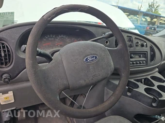 2007 Ford Super Duty E-350 Wagon XL 138.0" WB - miniatura 10