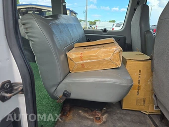 2007 Ford Super Duty E-350 Wagon XL 138.0" WB - miniatura 13
