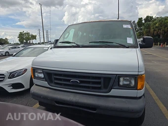 2007 Ford Super Duty E-350 Wagon XL 138.0" WB - miniatura 2