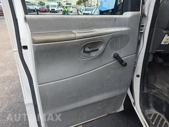 2007 Ford Super Duty E-350 Wagon XL 138.0" WB - miniatura 9