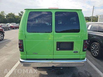 2007 Ford Super Duty E-350 Wagon XLT 138.0" WB - miniatura 5