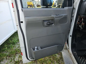 2007 Ford Super Duty E-450 Cutaway DRW 176.0" WB - miniatura 9