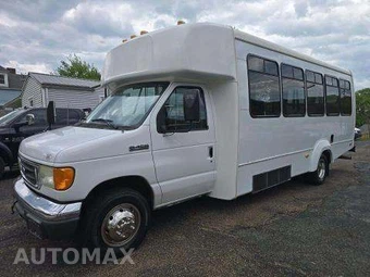2007 Ford Super Duty E-450 Cutaway DRW