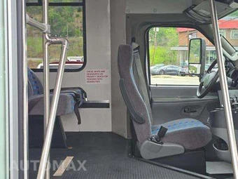 2007 Ford Super Duty E-450 Cutaway DRW - miniatura 17