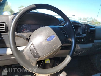 2007 Ford Super Duty F-450 Cab Chassis XL Crew Cab DRW - miniatura 16