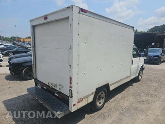 2007 GMC Savana 3500 Cutaway 1WT 8600 GVWR - miniatura 3